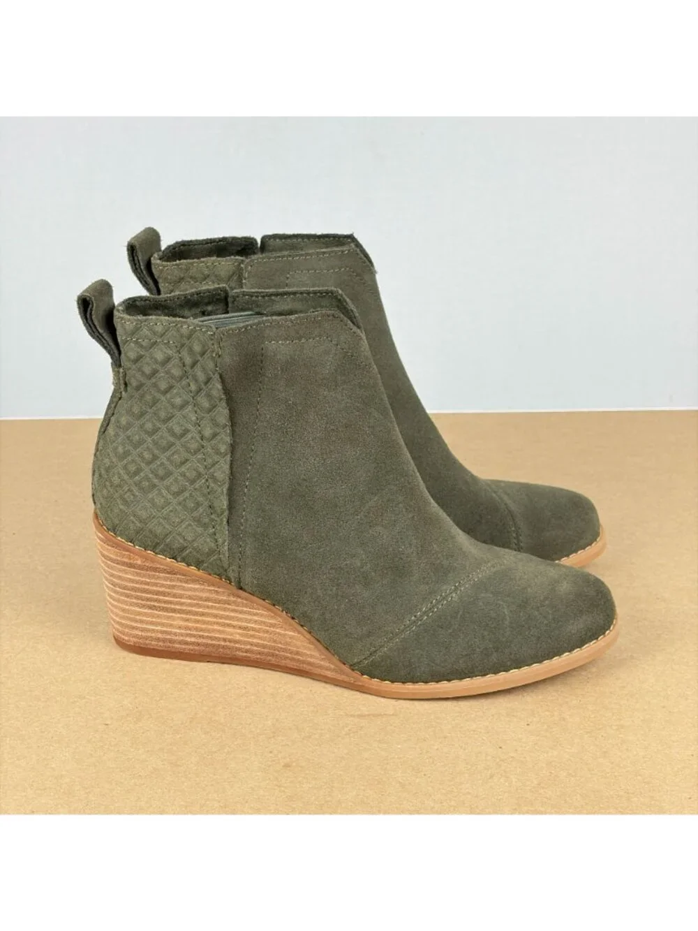 Toms Clare Wedge Ankle Boots Olive Suede Womens 6.5 Pull On Casual Comfort